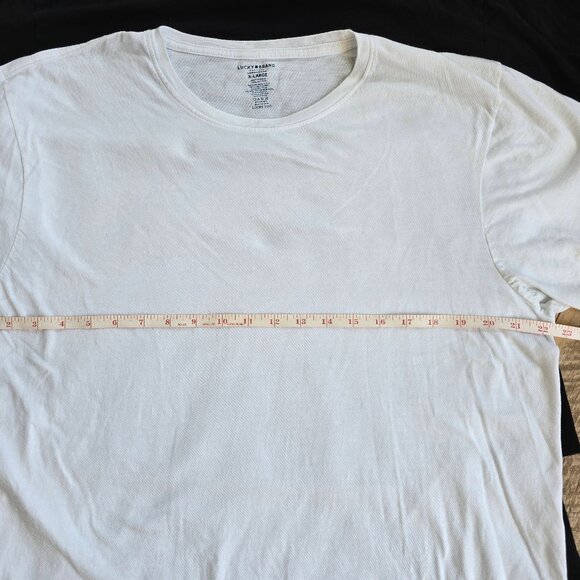 3 Mens Like New XL Undershirts 2 Calvin Klein and 1 Lucky Brand - Picture 3 of 6